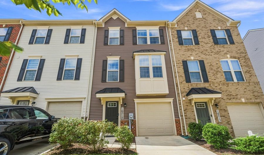 16515 CARIBBEAN Way, Accokeek, MD 20607 - 3 Beds, 3 Bath