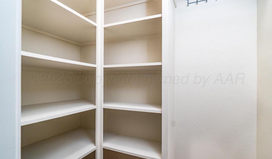 5407 SOMERSET Dr, Amarillo, TX 79109 - 2 Beds, 2 Bath