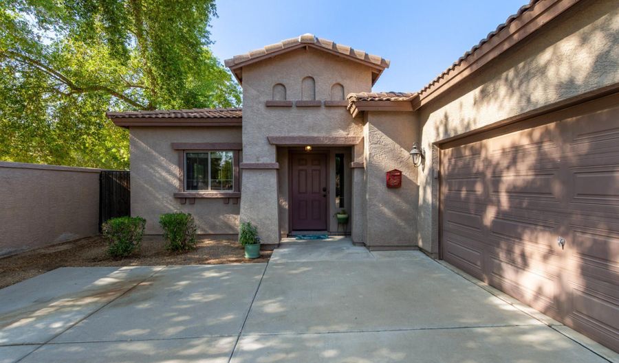 484 E RAINBOW Dr, Chandler, AZ 85249 - 2 Beds, 2 Bath