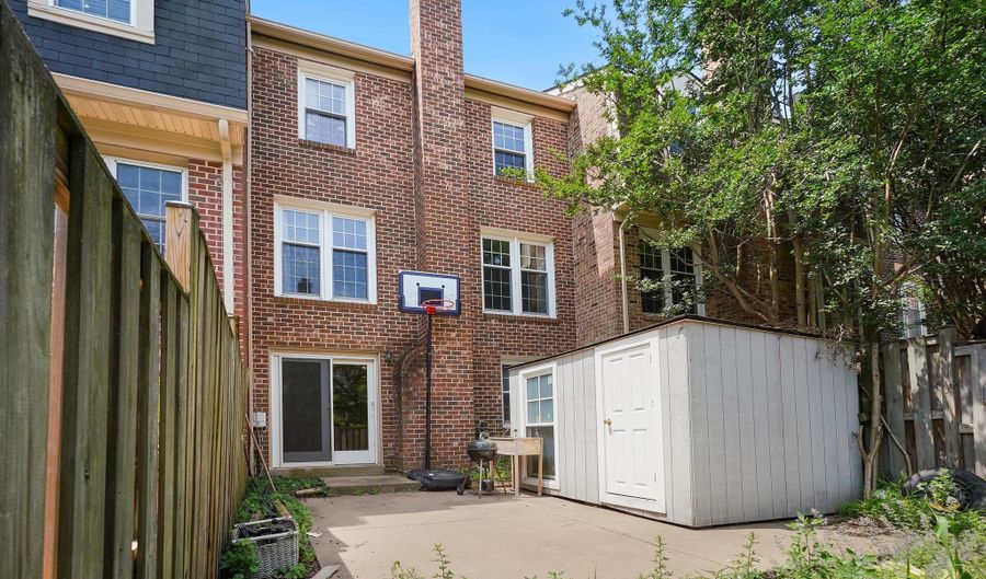 4453 EDAN MAE Ct, Annandale, VA 22003 - 3 Beds, 4 Bath