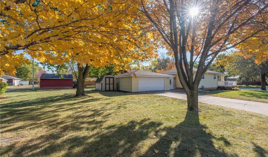 340 2nd Ave S, Amboy, MN 56010 - 4 Beds, 2 Bath