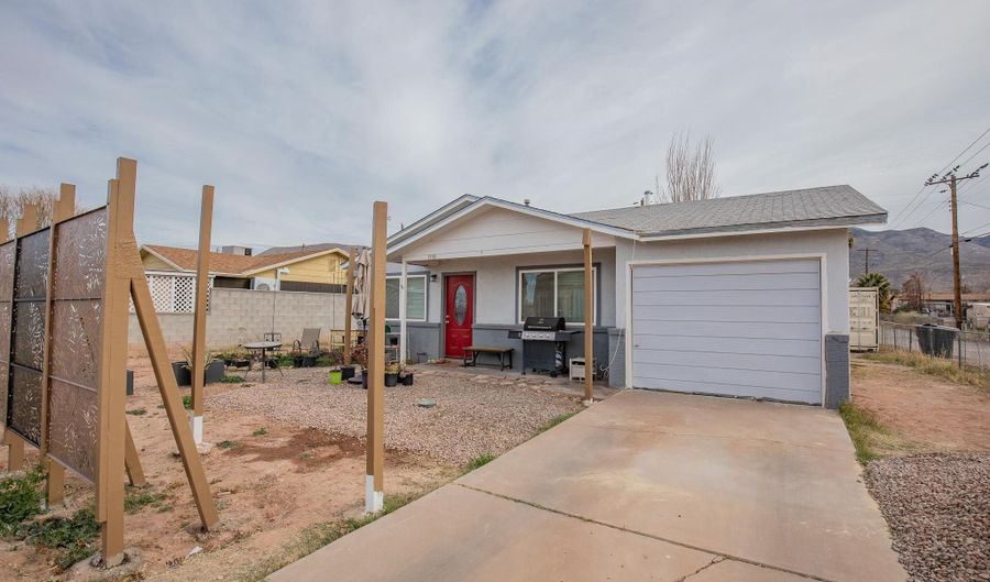 1300 Fillmore Ave, Alamogordo, NM 88310 - 3 Beds, 2 Bath