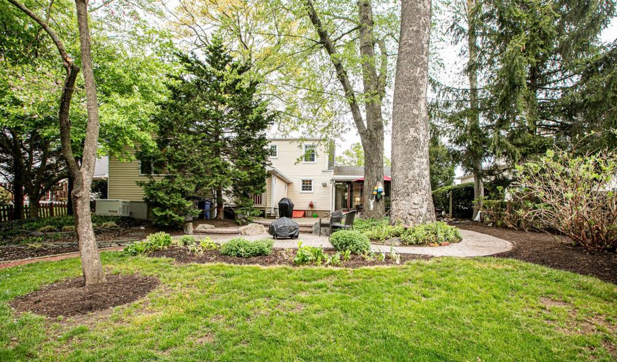 75 Lakeview Dr, Allentown, NJ 08501 - 4 Beds, 3 Bath