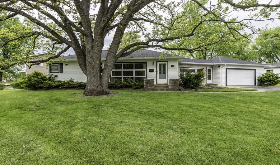 616 Highland Ave, Antioch, IL 60002 - 3 Beds, 1 Bath