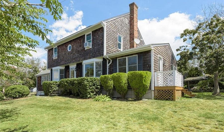 22 JH Dwyer Dr, Middletown, RI 02842 - 3 Beds, 2 Bath