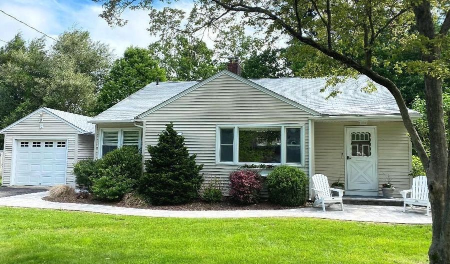 9 Lakeview Park, Columbia, CT 06237 - 3 Beds, 2 Bath