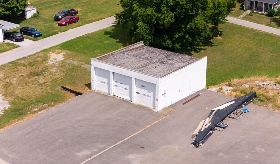 240 N Main St, Adairville, KY 42202 - 0 Beds, 0 Bath