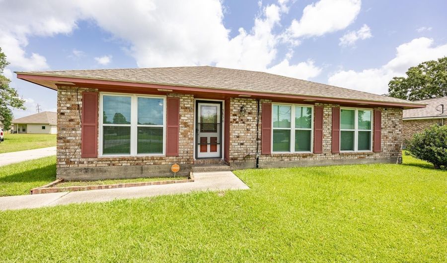 3856 Chris Dr, Addis, LA 70710 - 3 Beds, 2 Bath