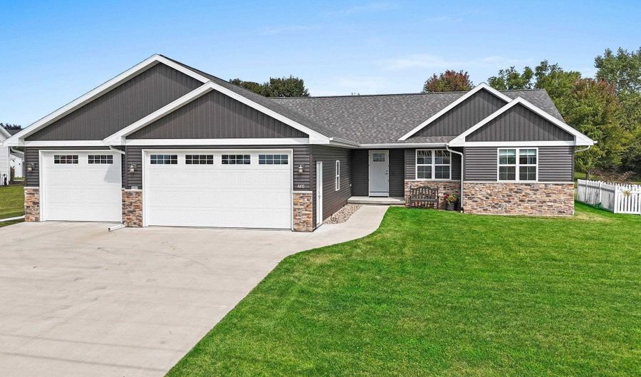 4410 W CAPITOL Dr, Appleton, WI 54913 - 3 Beds, 3 Bath