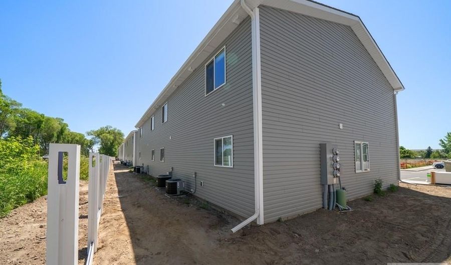 357 Jeremy Ln, Blackfoot, ID 83221 - 2 Beds, 2 Bath