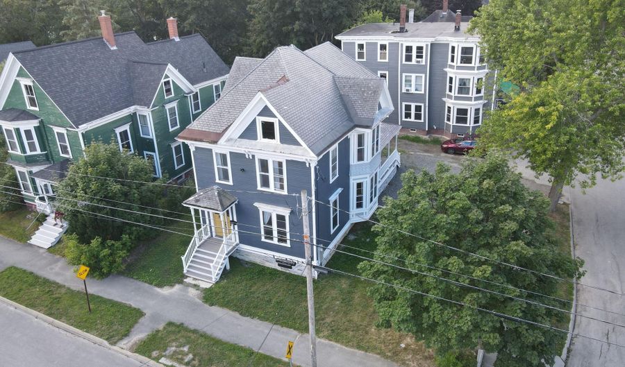 84 Cedar St, Bangor, ME 04401 - 5 Beds, 4 Bath