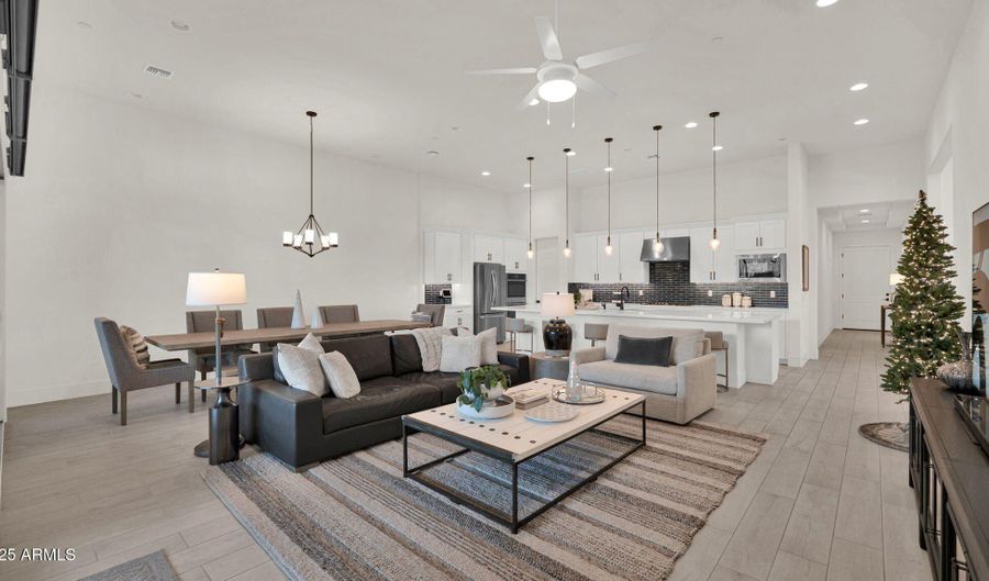 38500 N SCHOOL HOUSE Rd 8, Cave Creek, AZ 85331 - 2 Beds, 2 Bath