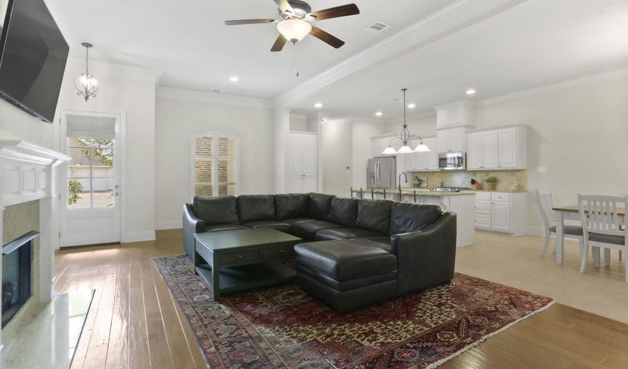 8241 Valencia Ct, Baton Rouge, LA 70820 - 4 Beds, 3 Bath