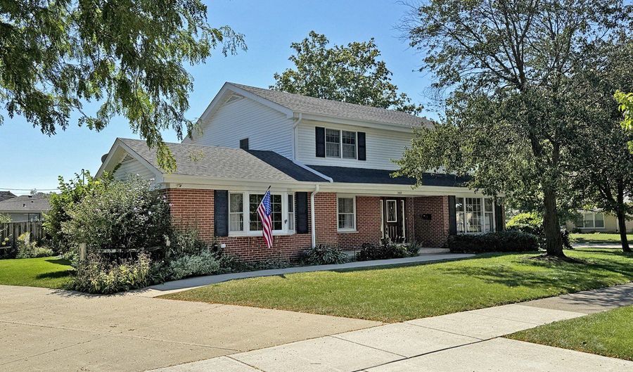 2405 E Miner St, Arlington Heights, IL 60004 - 5 Beds, 4 Bath