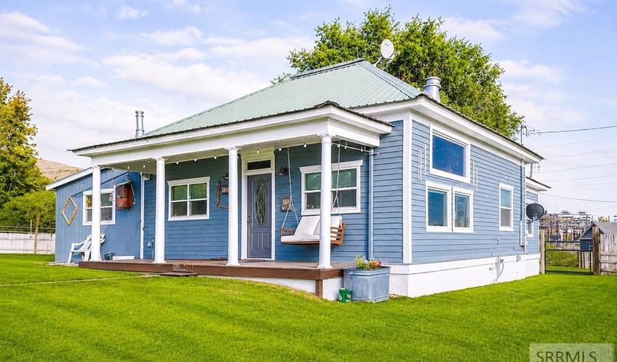 210 E Salmon Ave, Arco, ID 83213 - 4 Beds, 2 Bath
