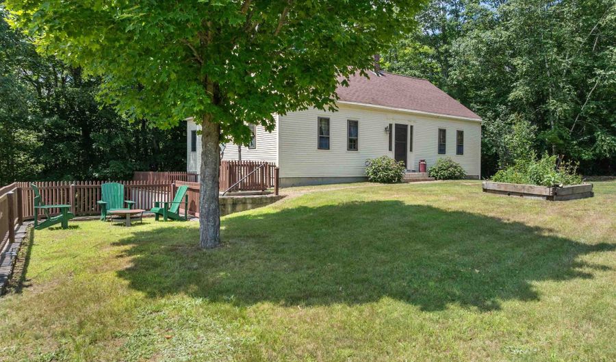 8 Jodi Dr, Belmont, NH 03220 - 3 Beds, 2 Bath
