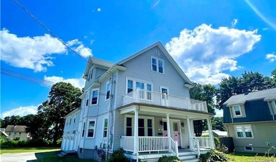 20 North St, Warwick, RI 02886 - 9 Beds, 4 Bath