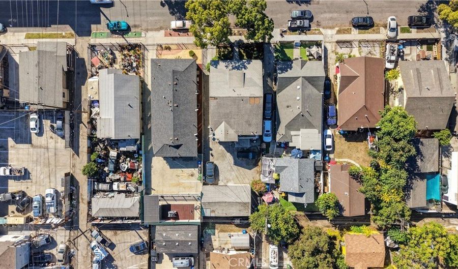 323 W 60th, Los Angeles, CA 90003 - 7 Beds, 0 Bath