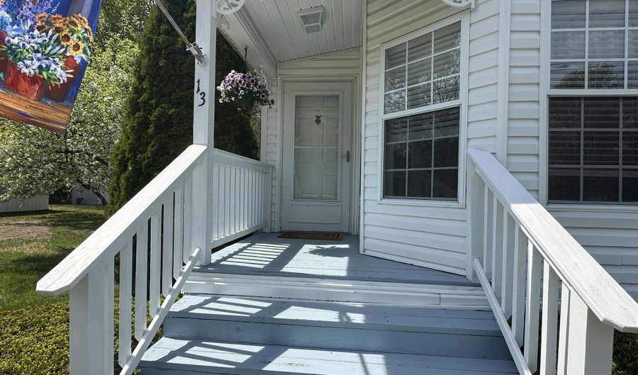 13 Pine Cone Dr, Alfred, ME 04002 - 2 Beds, 2 Bath
