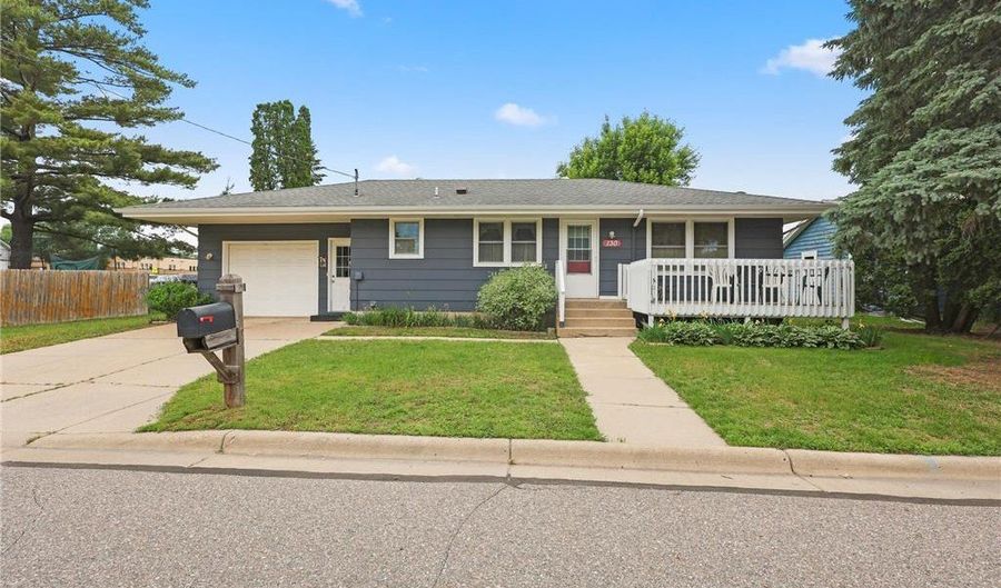 130 Chestnut St E, Annandale, MN 55302 - 3 Beds, 2 Bath