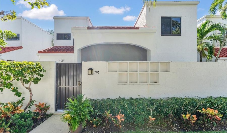 20903 Leeward Ct 314-1, Aventura, FL 33180 - 3 Beds, 3 Bath