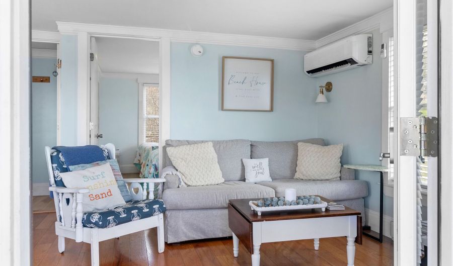 55 Wonderview Cir, Belfast, ME 04915 - 2 Beds, 1 Bath