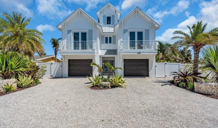 229 WILLOW Ave, Anna Maria, FL 34216 - 5 Beds, 5 Bath
