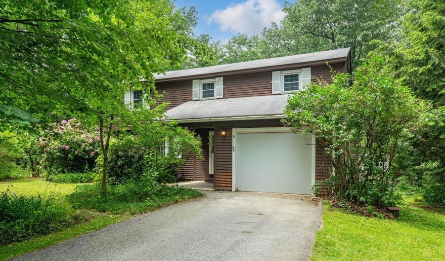 8 Pine Acres Rd, Amherst, NH 03031 - 4 Beds, 4 Bath