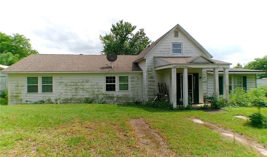 409 Baxter St, Altus, AR 72821 - 4 Beds, 3 Bath