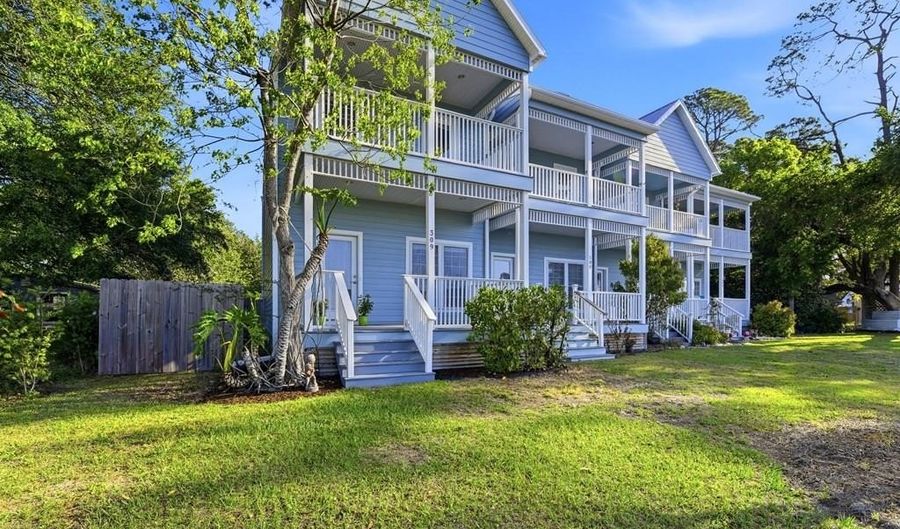 309 Hwy 98 1, Apalachicola, FL 32320 - 2 Beds, 3 Bath