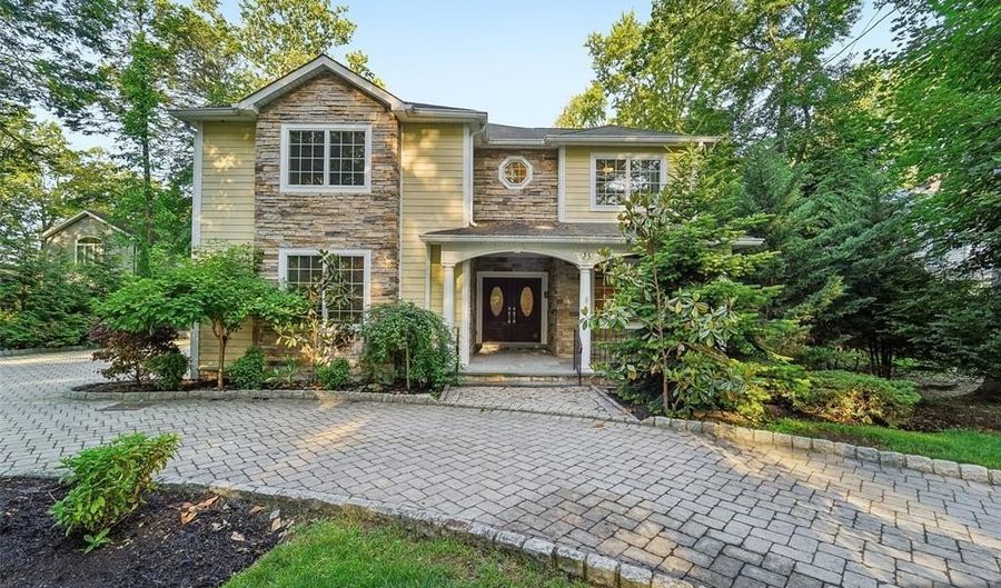35 Franklin Tpke, Allendale, NJ 07401 - 6 Beds, 5 Bath