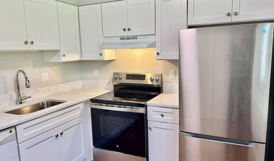 25 Padanaram Rd 77, Danbury, CT 06811 - 3 Beds, 3 Bath