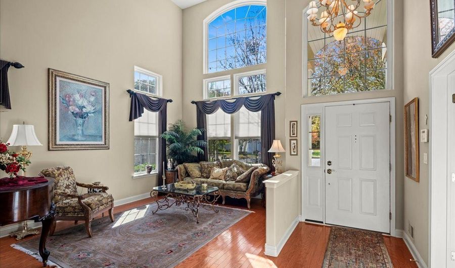 9 SPRING LAKE Ct, Barnegat, NJ 08005 - 3 Beds, 4 Bath