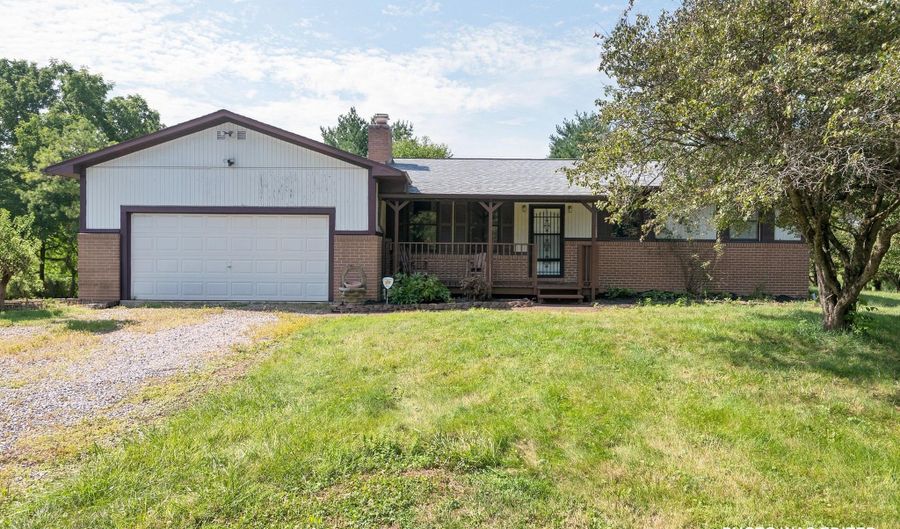 7827 Duvall Rd, Ashville, OH 43103 - 3 Beds, 2 Bath