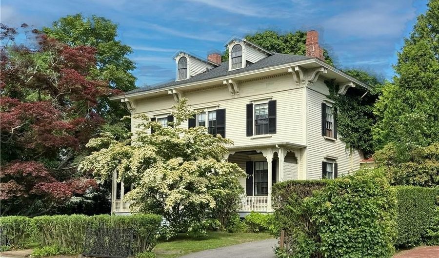 33 Kay St, Newport, RI 02840 - 6 Beds, 4 Bath