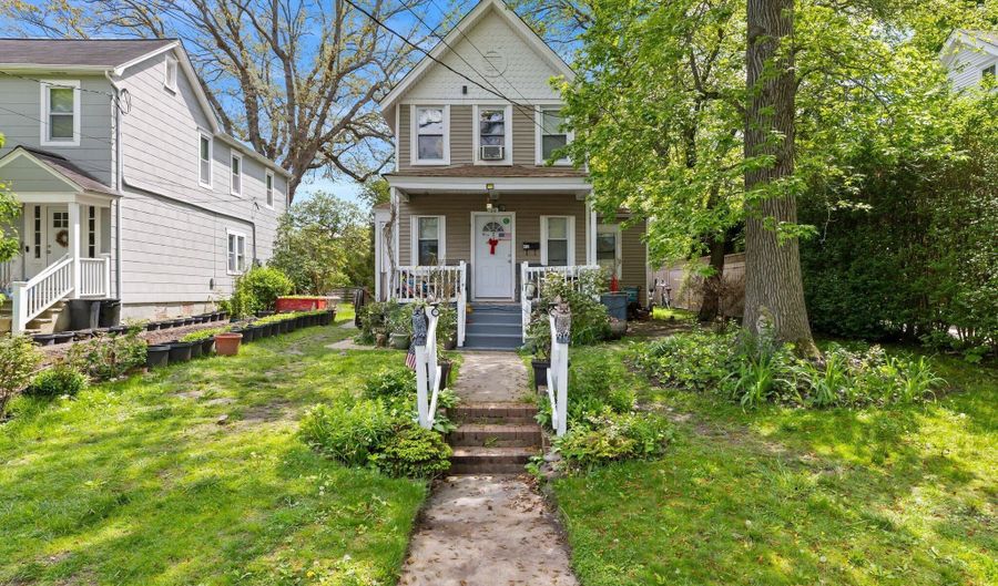 912 Sunset Ave, Asbury Park, NJ 07712 - 5 Beds, 2 Bath