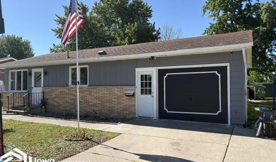 1708 E Oak St, Algona, IA 50511 - 3 Beds, 2 Bath