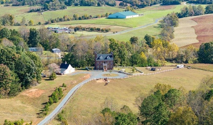 2004 SEVEN MEADOWS Ln, Appomattox, VA 24522 - 3 Beds, 3 Bath