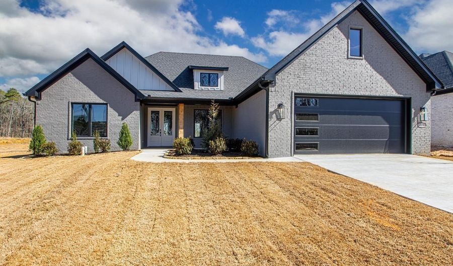 6178 Majestic Waters, Benton, AR 72019 - 4 Beds, 3 Bath