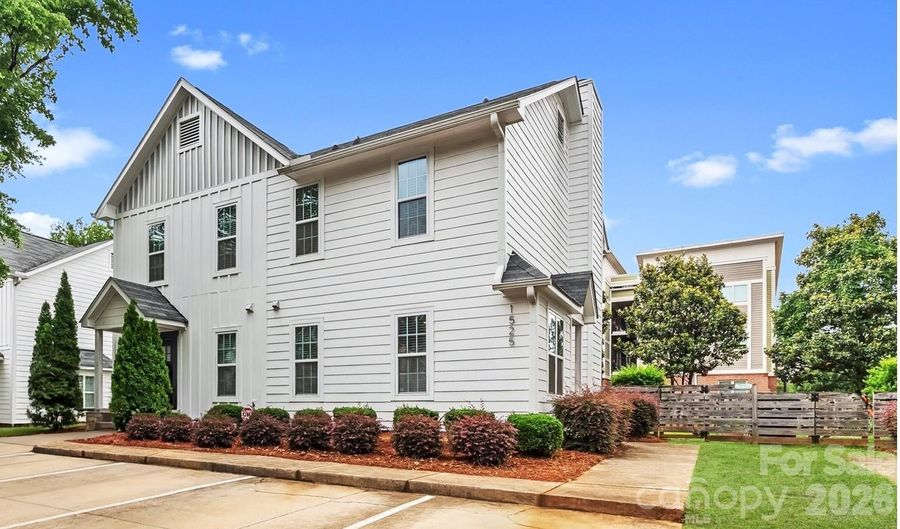 1525 Briar Creek Rd B, Charlotte, NC 28205 - 2 Beds, 3 Bath