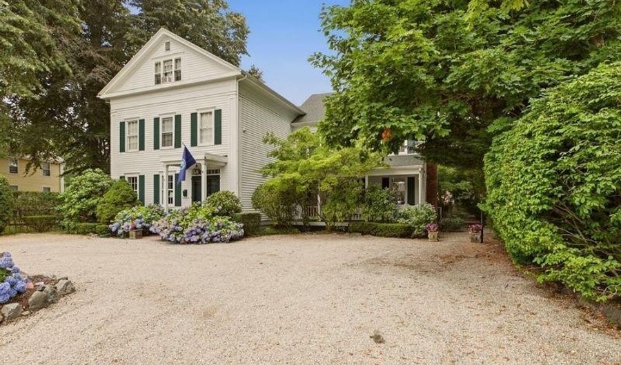 7 Clay St, Newport, RI 02840 - 4 Beds, 4 Bath
