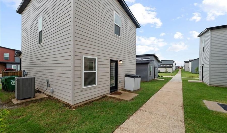 930 Ventnor Ave, Bentonville, AR 72713 - 2 Beds, 3 Bath