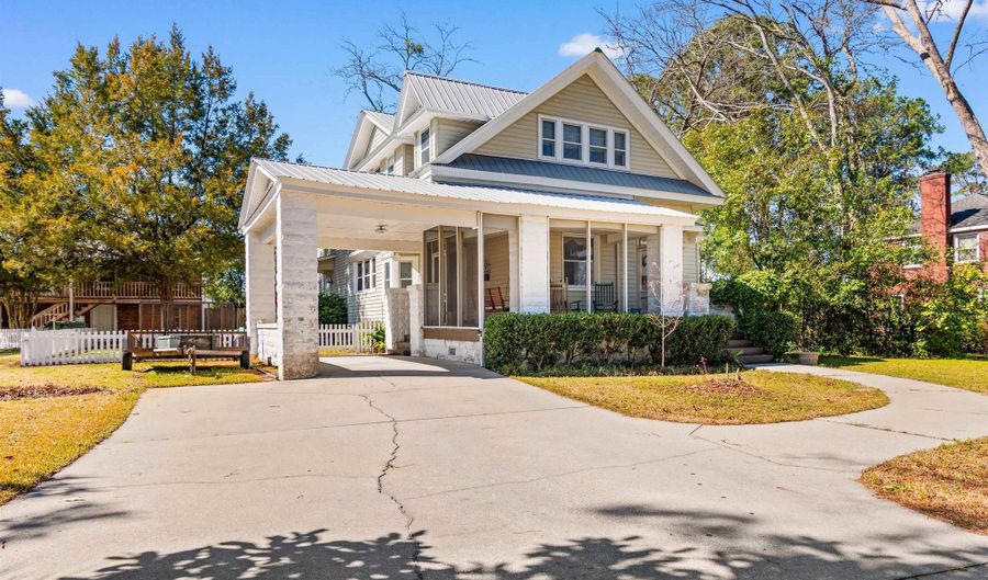 112 S Rosemary Ave, Andrews, SC 29510 - 4 Beds, 4 Bath