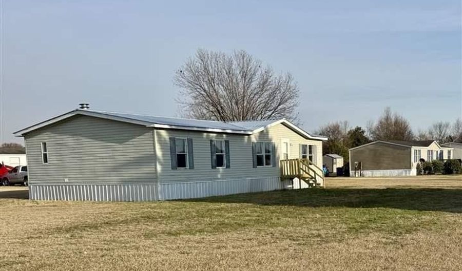 900 Champion Ln, Bennettsville, SC 29512 - 3 Beds, 2 Bath