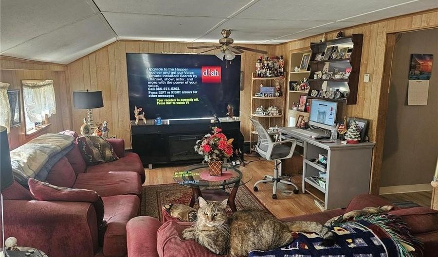 8 Lake Ct, Hopkinton, RI 02804 - 5 Beds, 2 Bath