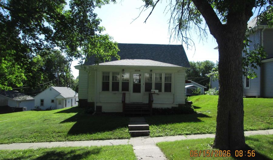 1006 1008 Elm St, Atlantic, IA 50022 - 2 Beds, 1 Bath
