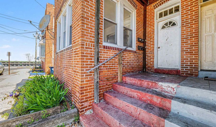 121 N Kingston Ave Top Floor, Atlantic City, NJ 08401 - 3 Beds, 2 Bath
