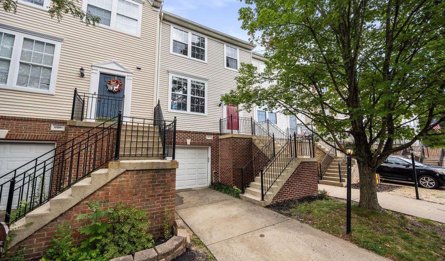 21562 IREDELL Ter, Broadlands, VA 20148 - 3 Beds, 4 Bath