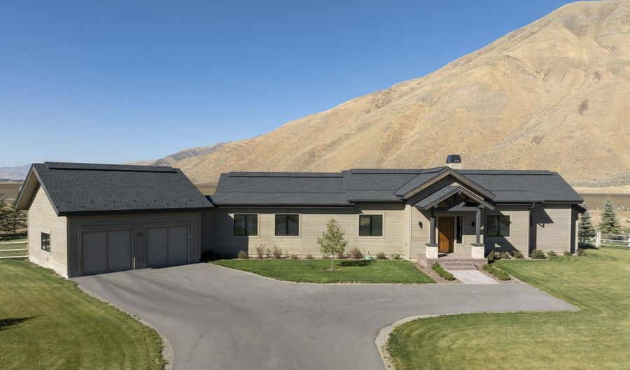 10 Cooper Dr, Bellevue, ID 83313 - 3 Beds, 3 Bath