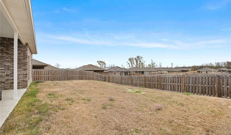6102 NW Hoover St, Bentonville, AR 72713 - 3 Beds, 2 Bath